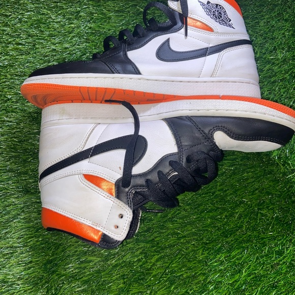 Jordan 1 Retro Electro Orange